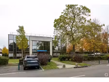 location local d’activités 738m²