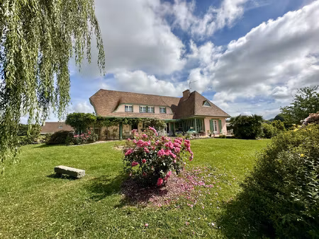 belle propriété familiale de 220 m2 sur un terrain clos et p