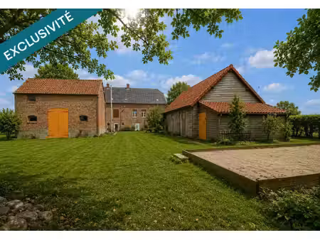ensemble de batis avec 431 m2 habitables  15 chambres  6 salles d'eau  dépendances 30m2 et