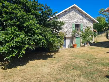 maison en pierre à rénover entièrement à sont goût 90m2 sur 860m2 de terrain constructible