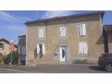 maison de ville de 150 m² a finir de rénover  cuisine  salon  4 chambres