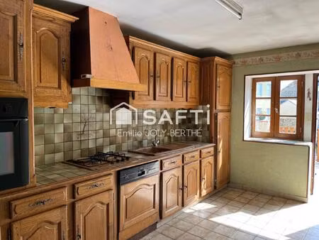 maison de village 108 m² - special investisseur - secteur neuilly le vendin / 53250