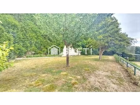 terrain constructible de 676 m2