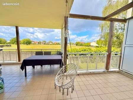 4 chambres avec plusieurs grande terrasse.