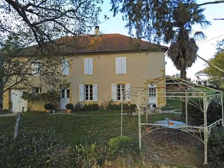 maison gasconne de 160 m² sur 8900 m² avec vue sur les pyrénées