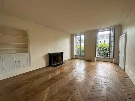 location appartement 6 pièces 122 m² à versailles (78000)  3 500 €