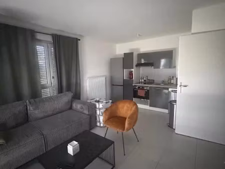 location appartement 2 pièces 40.54 m² à emerainville (77184)  840 €
