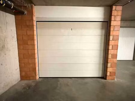 parking / garage