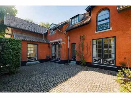 superbe conciergerie 3 ch - sdb - sdd - jardin - parkings