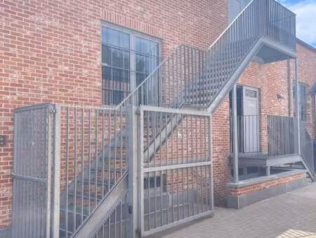 entrepôt 200 m² à louer à overijse  à 3 minutes de l’e411.