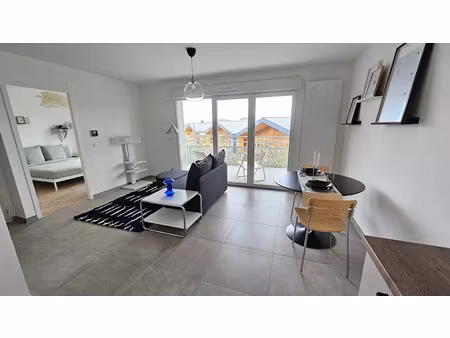 location meublée appartement 2 pièces 45 m² à vétraz-monthoux (74100)  1 350 €