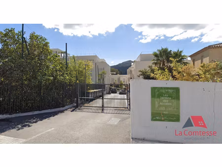 location parking 13 m² à marseille 11ème (13011)  104 €