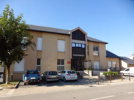 location locaux professionnels 6 pièces 91.4 m² à sévérac-l'eglise (12310)  720 €