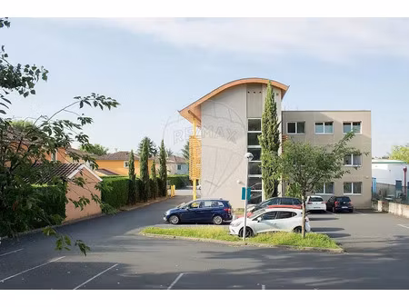 location locaux professionnels 4 pièces 93 m² à trévoux (01600)  1 600 €
