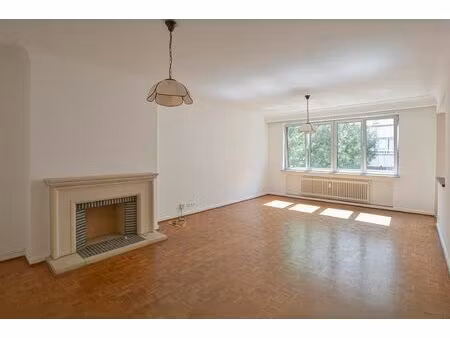 appartement à louer à avenue adolphe lacomblé 60 schaerbeek (vbe43005)