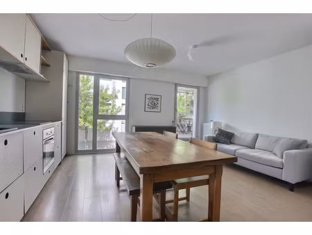 4 pieces - 80 m2 - rue de la petite prusse