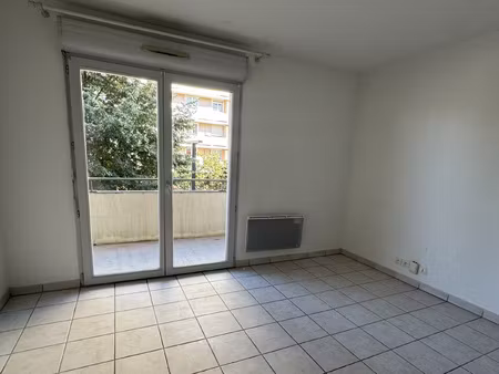 minimes - studio avec balcon et parking sous-sol
