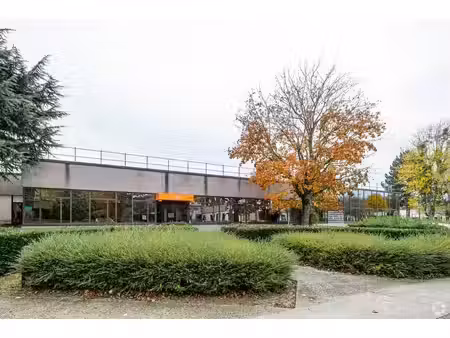 location local d’activités 963m²