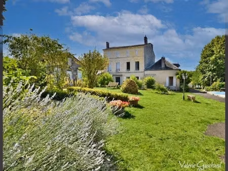 st antoine sur l'isle ( gironde) - maison en pierre 250 m² + dépendance et piscine