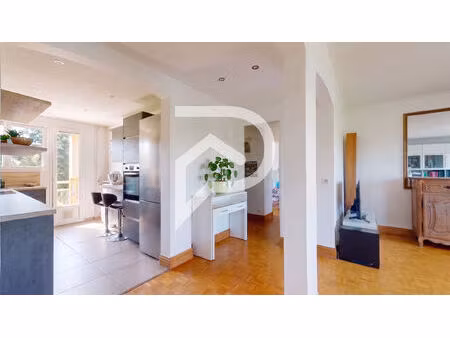 au coeur d'un parc privé  appartement de 4 pièces de 82m2