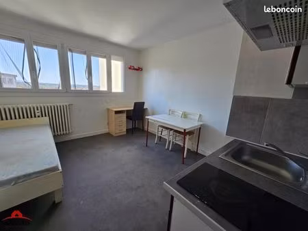 studio 1 pièce 14 m²