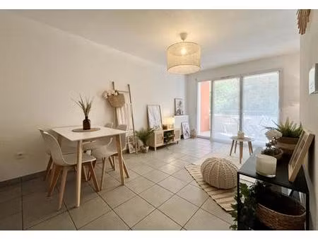 apprtement t2 en coeur de ville de st alban sans vis à vis