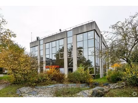 location bureaux 146 m² à 568 m²