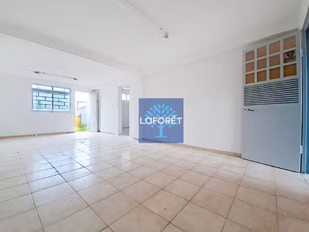 a louer : local commercial ou professionnel - 44 m2 - zi jambette - lamentin