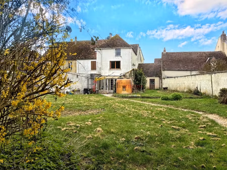 entre le mele et alencon - maison de bourg avec jardin bordé