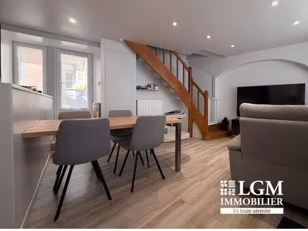 63730 les martres-de-veyre  maison de bourg entièrement rénovée – 71 m²  3 pièces –