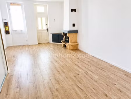 maison de ville rénovée de 95 m² – 4 chambres – cour et garage – centre-ville ruelle sur t
