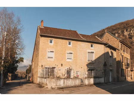 jolie maison de village