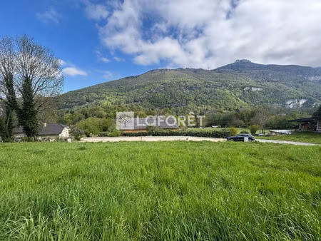 terrain constructible vimines - 904 m² - libre constructeur - calme absolu