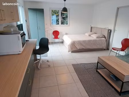 studio meublé eau/élec compris  33m2 calme et lumineux