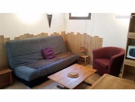 studio 23m2 meublé parking et bus