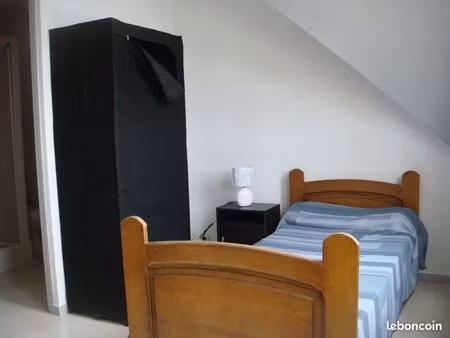 chambre meublee confortable et fonctionnelle