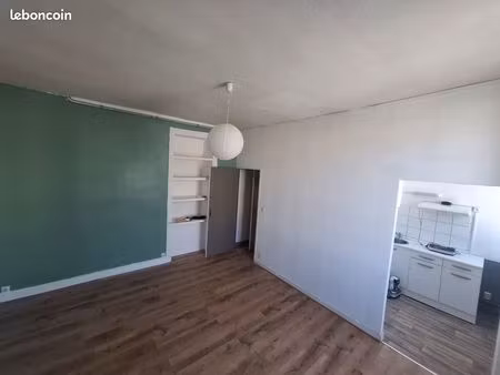 studio non meublé le