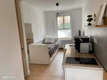 studio 1 pièce 14 m²