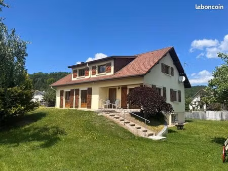 maison 6 pièces 137 m²