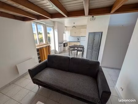 t2 bis 44m2 lumineux avec 2 place de parking en bas