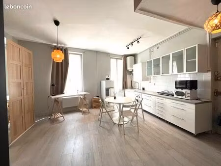 studio 1 pièce 31 m²