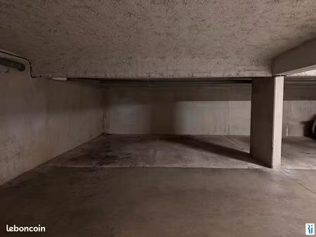 parking/box 14 m² rouen