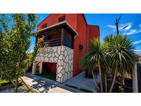 maison de 6 pièces de 140 m² à villeurbanne