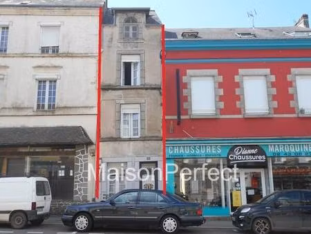 maison de ville proche tous commerces  idéal pied à terre