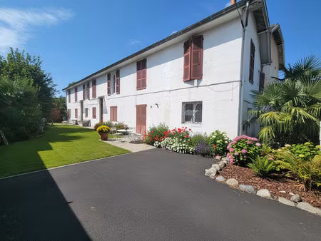 vente immeuble  265.00m²  pau