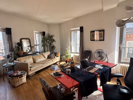 à vendre charmant t2 de 51m2 de caractère au coeur de toulo