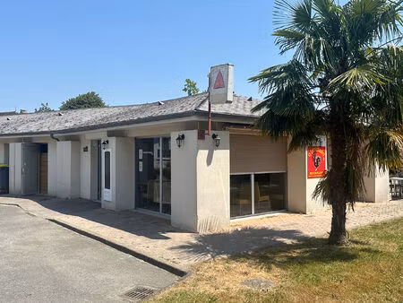 murs commerciaux loués à poey-de-lescar - rentabilité 16 % -fonds de commerce en option