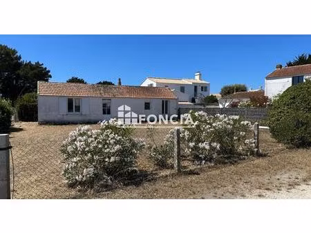 ile de noirmoutier - le vieil - secteur du mardi gras - maison de pays a renovee