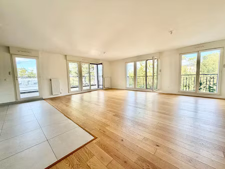 location appartement 5 pièces  116.10m²  garches