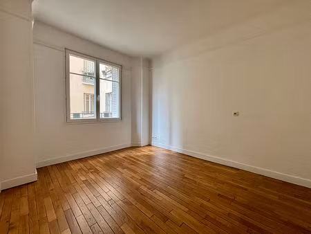 location appartement 1 pièce  19.17m²  paris 07